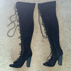 Fashion Nova: Laced Up Boots.🖤